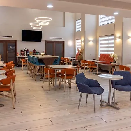Hampton Inn & Suites Denton 