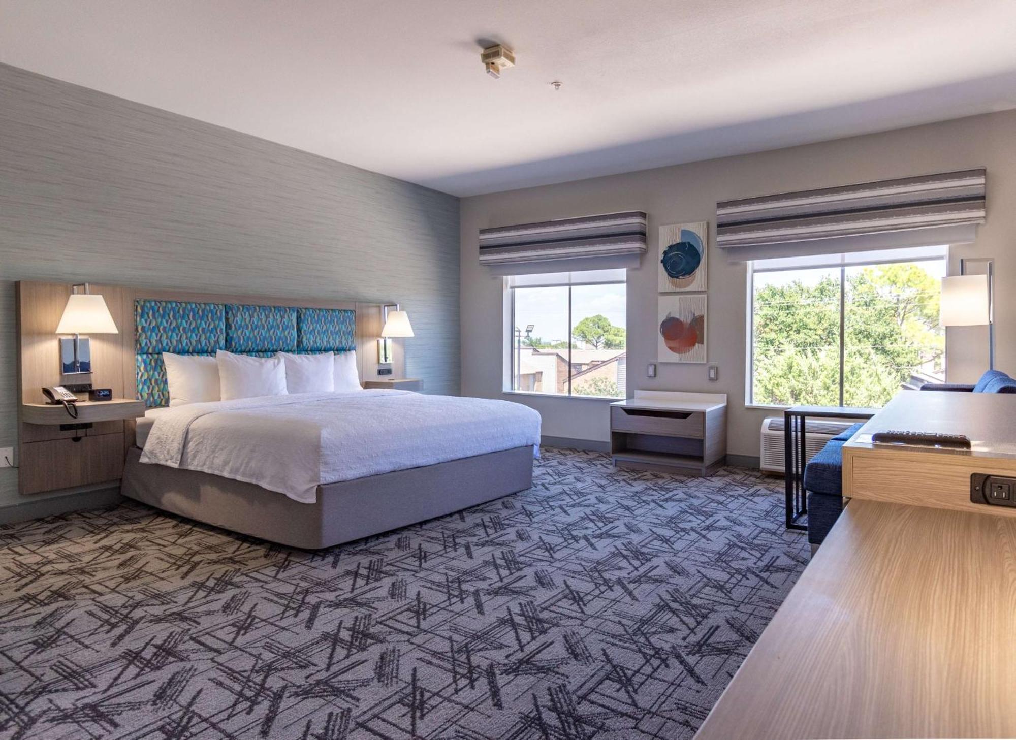Hotel Hampton & 3*