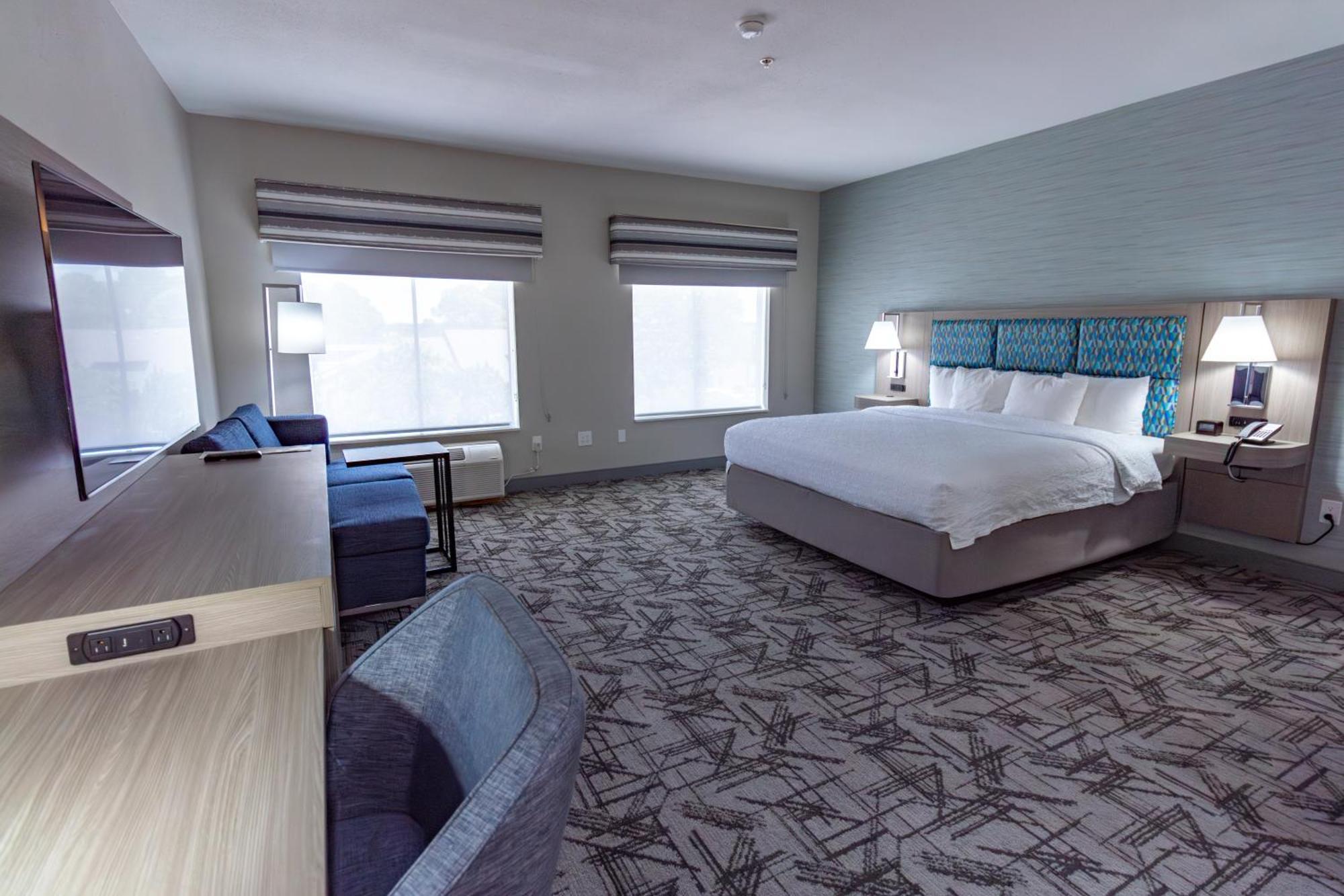 Hampton & Hotel 3*