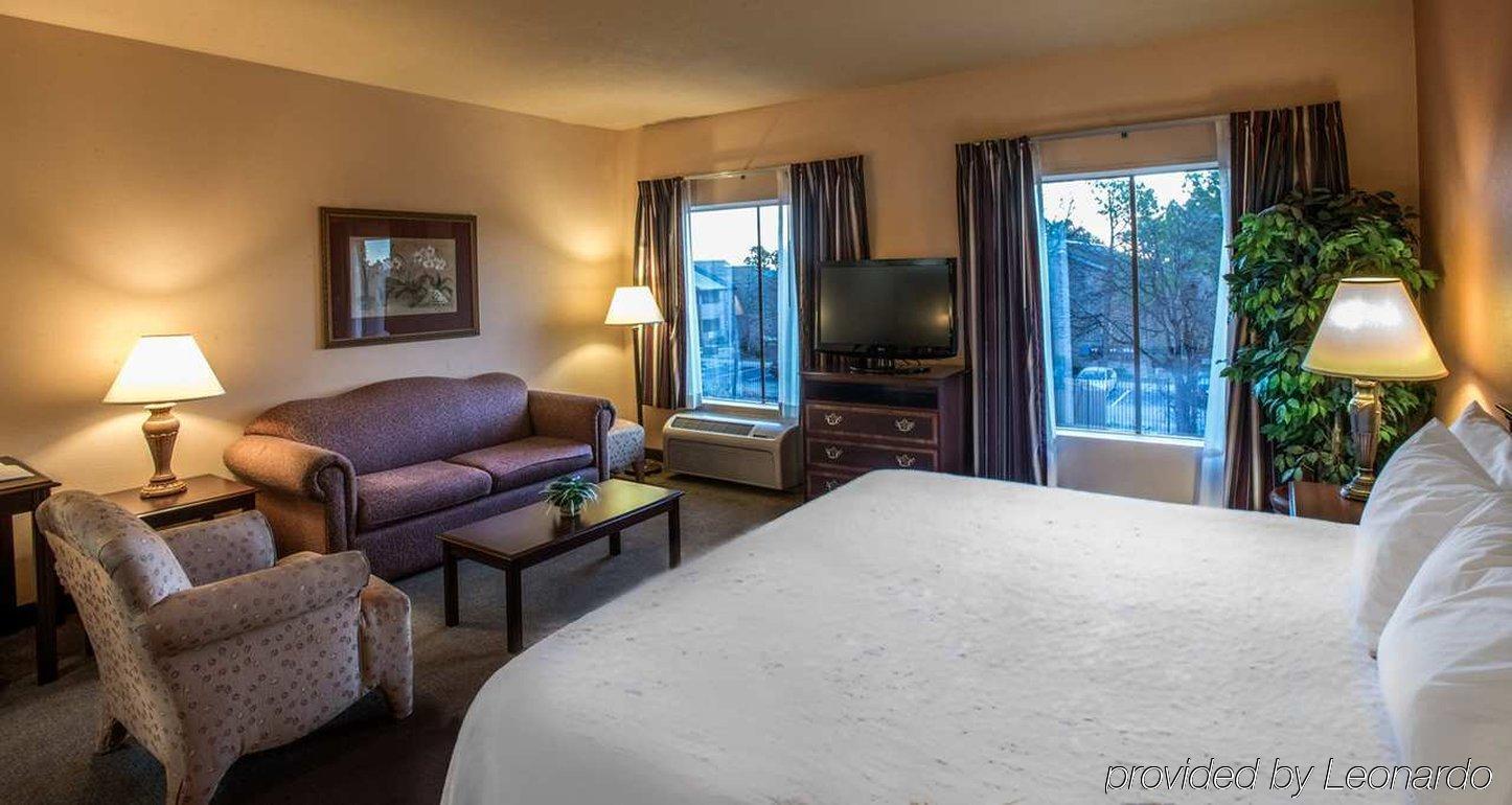 Hampton & Hotel 3*