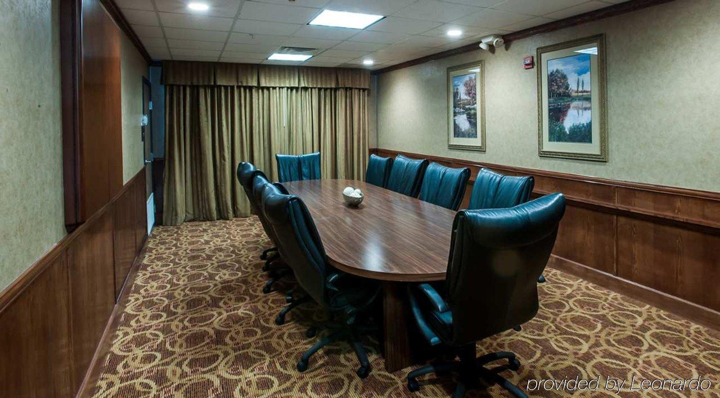 Hampton & Hotel 3*